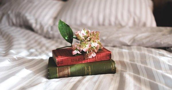 You Can Get Pre-Loved Books Starting At Just ₹64 Along With Goodies At This Cool Website